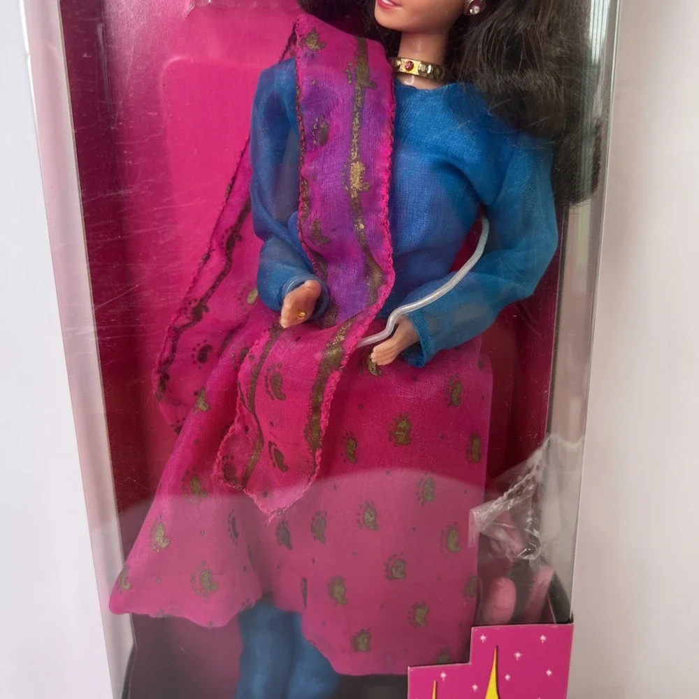 1993 Barbie in India Brunette Blue Pink Outfit Mattel India NIB Vintage